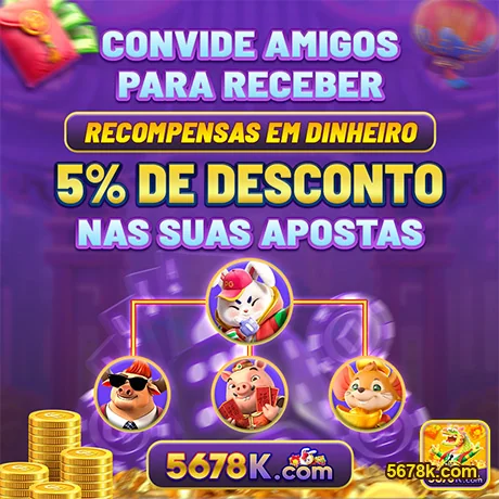 Atendente oferecendo suporte a jogador online